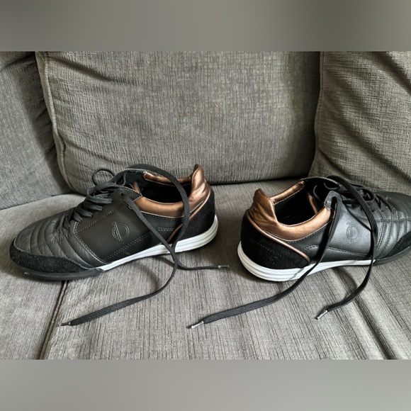 Uno Zero Dentro Futsal Shoes - size 7 used - Picture 1 of 7